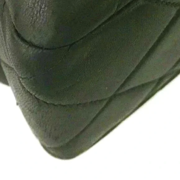 Chanel Black lambskin leather large Quilted Shoulder Bag with 24k Gold ptd Chain - Picture 7 of 16